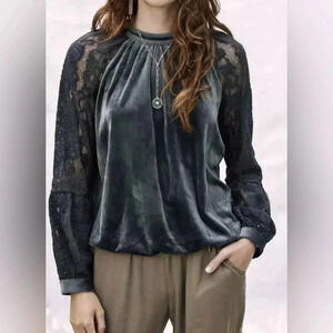 Matilda Jane Good Hart Abbeville Lace & Velour Top blue size S